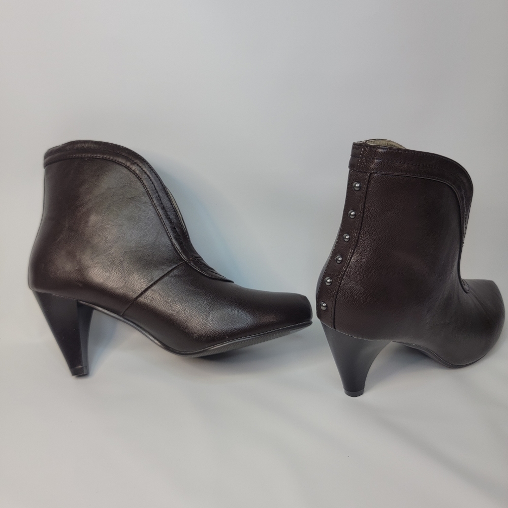 Monroe and Main Brown Almond Toe Booties, EUC, Size 7